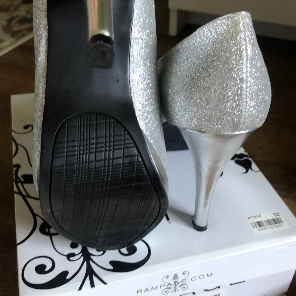RAMPAGE Platform Pumps - Picture 3 of 3